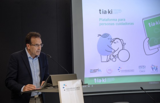 El director general de Salud del Gobierno de Navarra, Antonio López abre la jornada