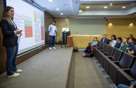 Los alumnos durante su exposición.