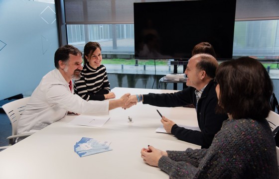Firma del convenio marco entre Navarrabiomed-FMS y ANADI
