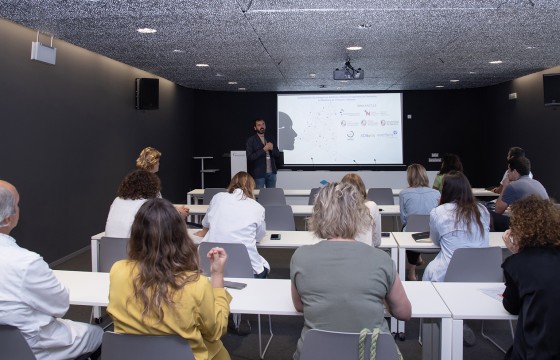 Reunión de lanzamiento de INNOLFACT 2.0 en el Salón de actos de Navarrabiomed