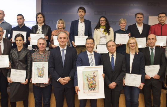 Foto de familia con todos los premiados. 