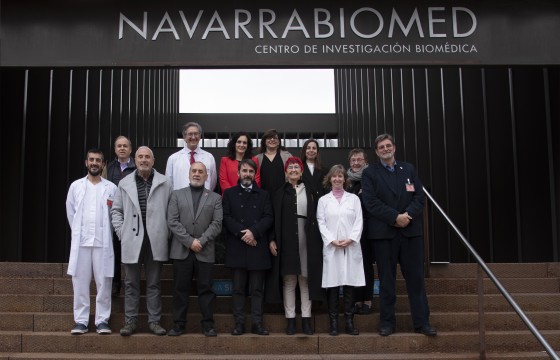 Cristóbal Belda junto a representantes del Gobierno de Navarra, Navarrabiomed, HUN, UPNA, CUN, UN e IdiSNA. 