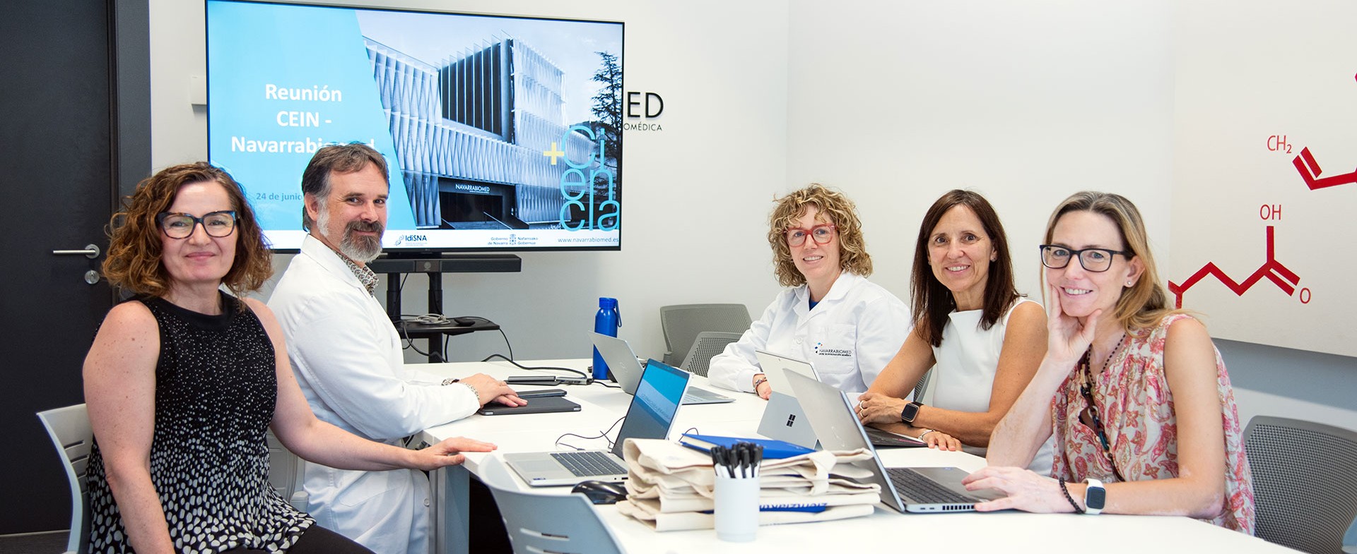 Representantes de CEIN y del Servicio de Innovación de Navarrabiomed se reúnen para potenciar la colaboración estratégica entre ambas instituciones 